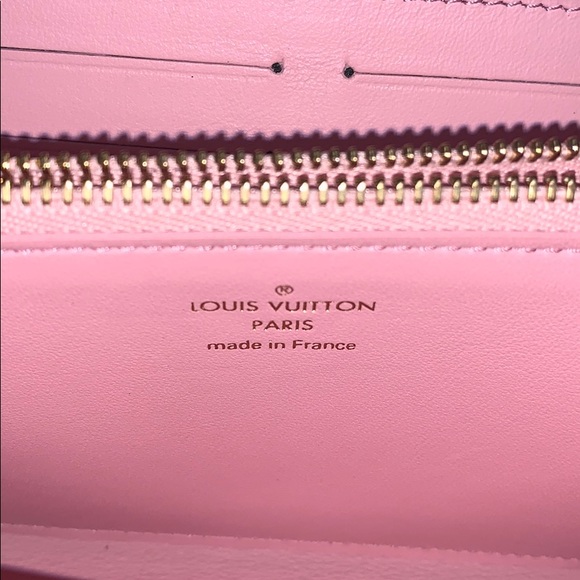 Authentic Louis Vuitton CAPUCINES WALLET - Picture 6 of 9